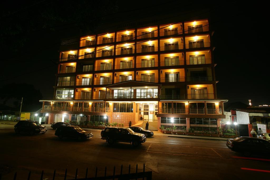 Hotel Triangle Kampala Exterior foto